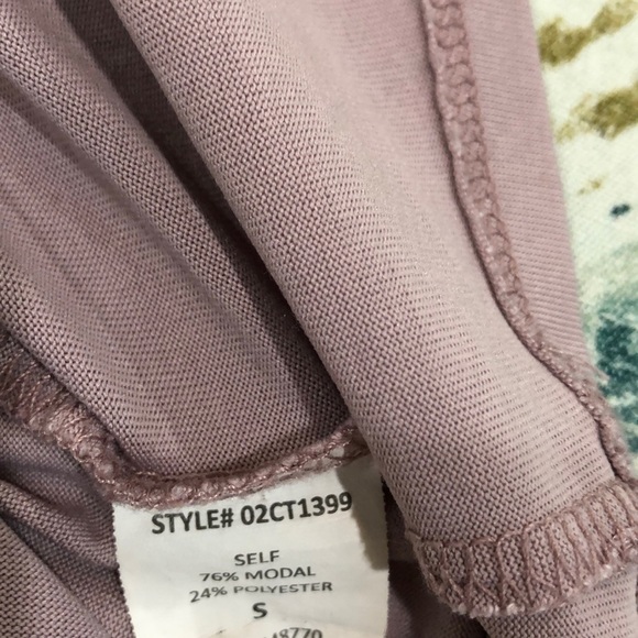 Sienna sky small light lavender ruffle sleeve top - Picture 4 of 4